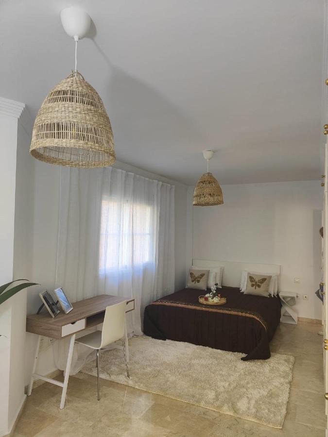 Center Beach 2 Beds Appartement Elviria マルベーリャ エクステリア 写真