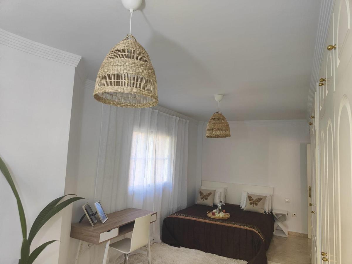 Center Beach 2 Beds Appartement Elviria マルベーリャ エクステリア 写真